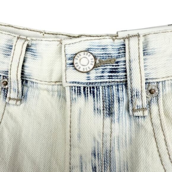 NWT BDG UO Carrie High-Rise Roll Hem Denim Short Sz 25 Ivory Combo - Picture 6 of 8